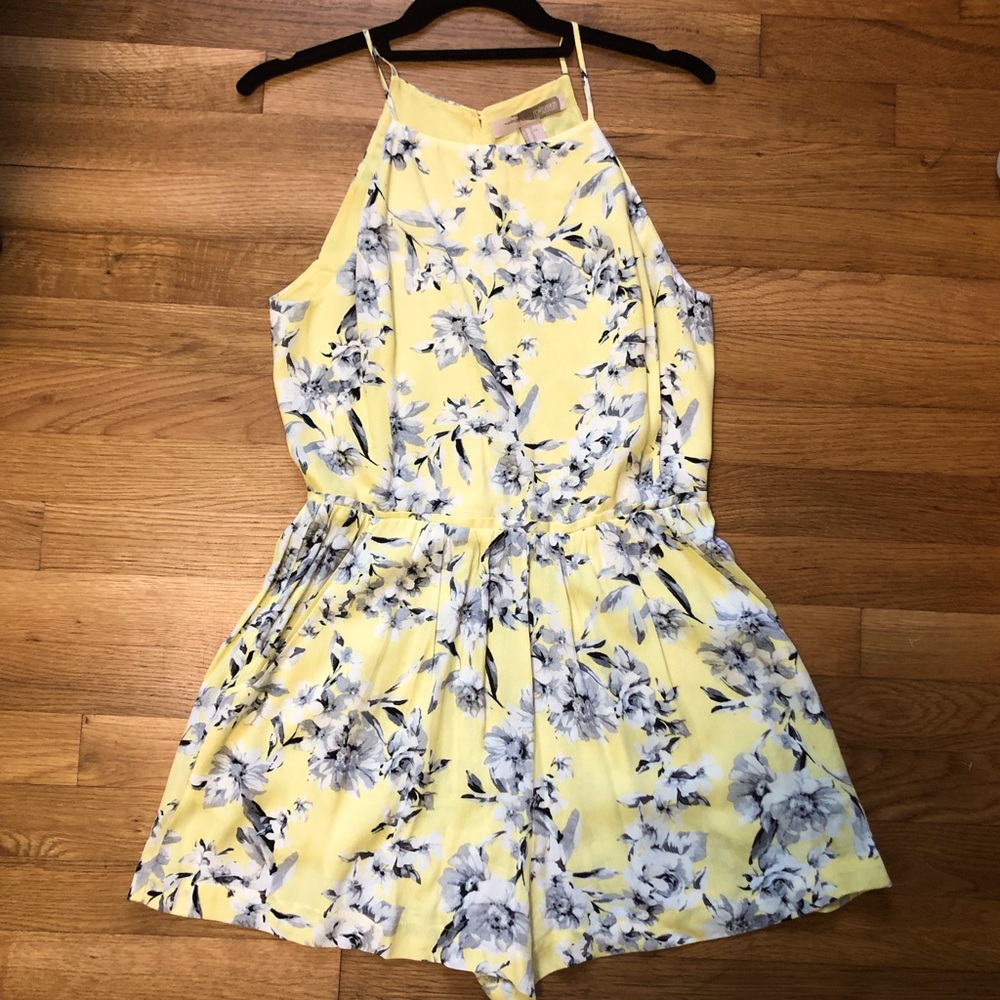Forever 21 Yellow Floral Romper Size XS